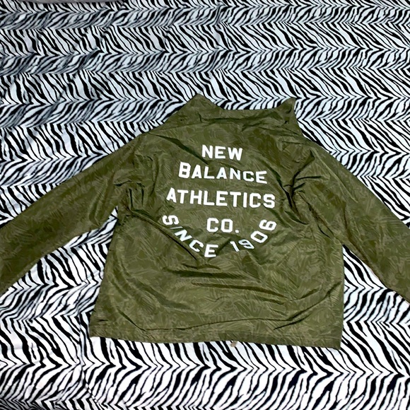 New Balance windbreaker - Picture 2 of 2